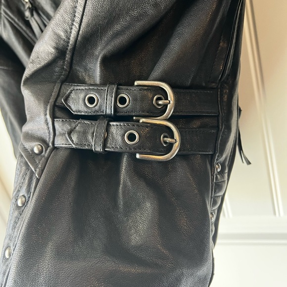 Gently used Authentic Harley Davidson Leather Jacket - Picture 4 of 16